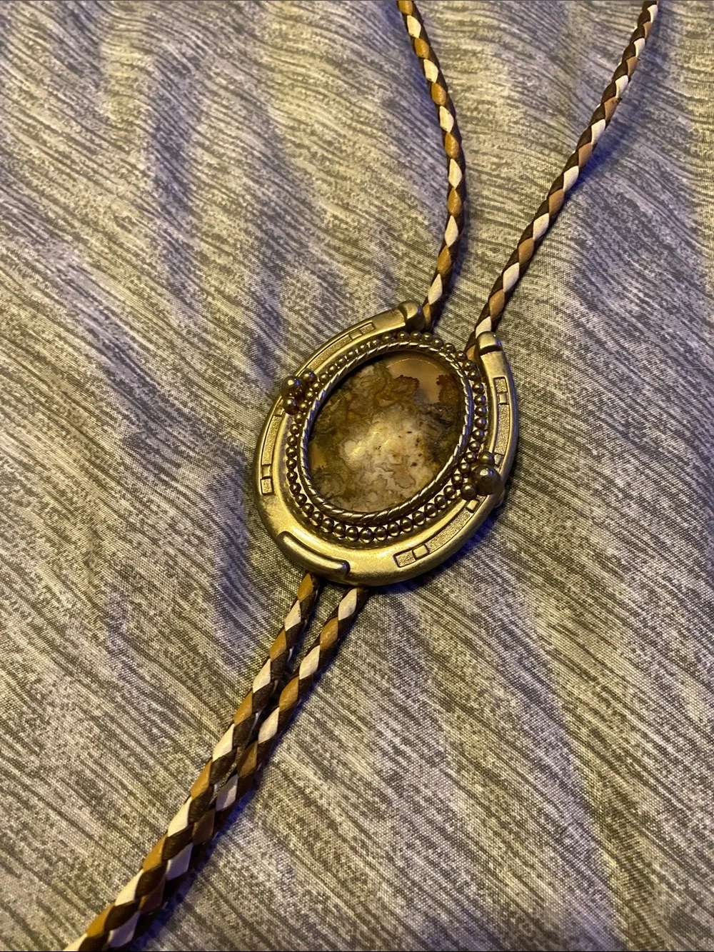 Horseshoe & Stone Bolo Tie w/ Woven Leather & Gold Tone Accents Western Bolo
